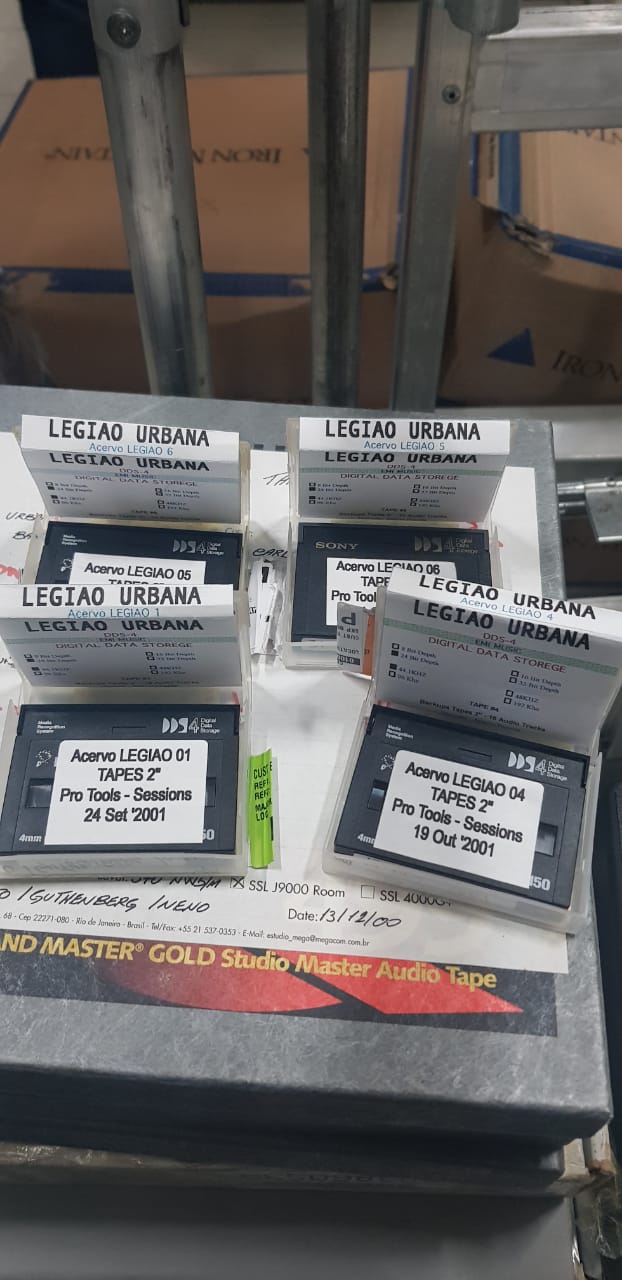 Polícia apreende CDs e fitas com músicas inéditas de Renato Russo - Divulgação