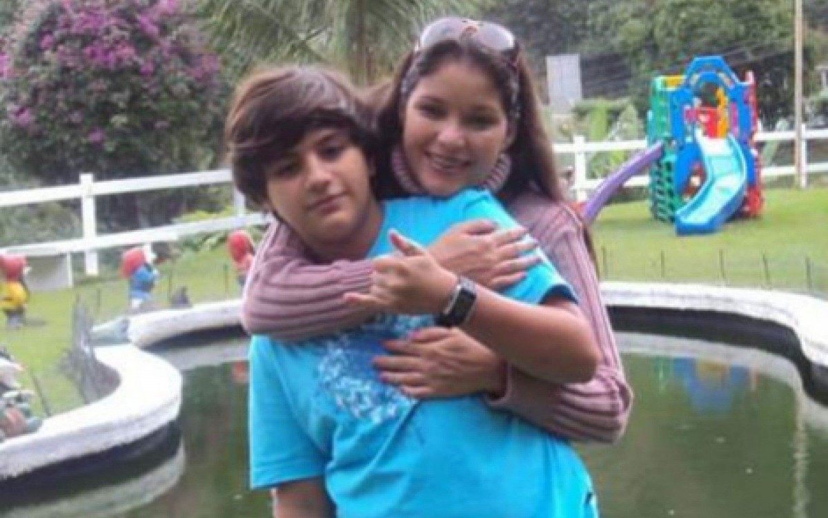 Eloisa ficou conhecida por lutar durante anos pela prisão dos assassinos de seu filho Victor Hugo, baleado em 2011 - Álbum de família