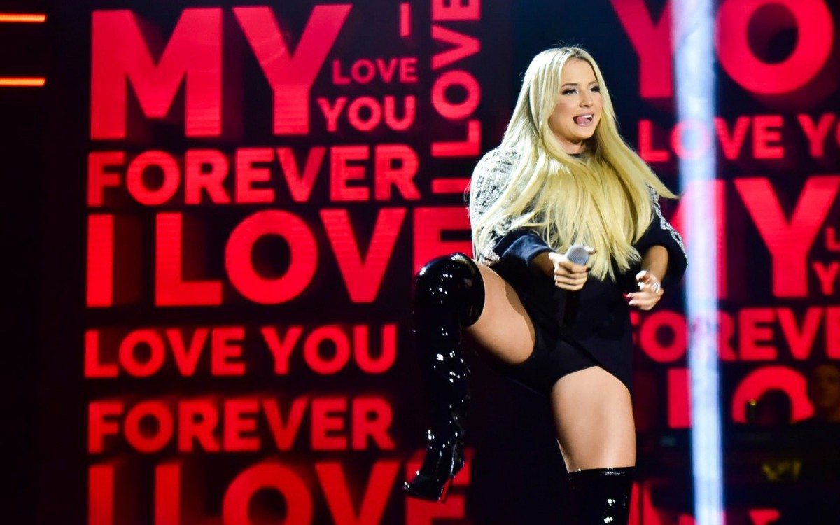 Gabi Martins grava DVD em S&atilde;o Paulo