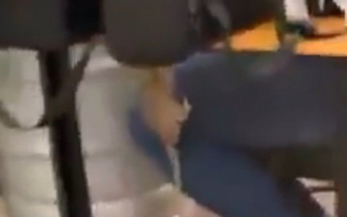 Shopping Tijuca solta rato na praça de alimentação - Reprodução Twitter