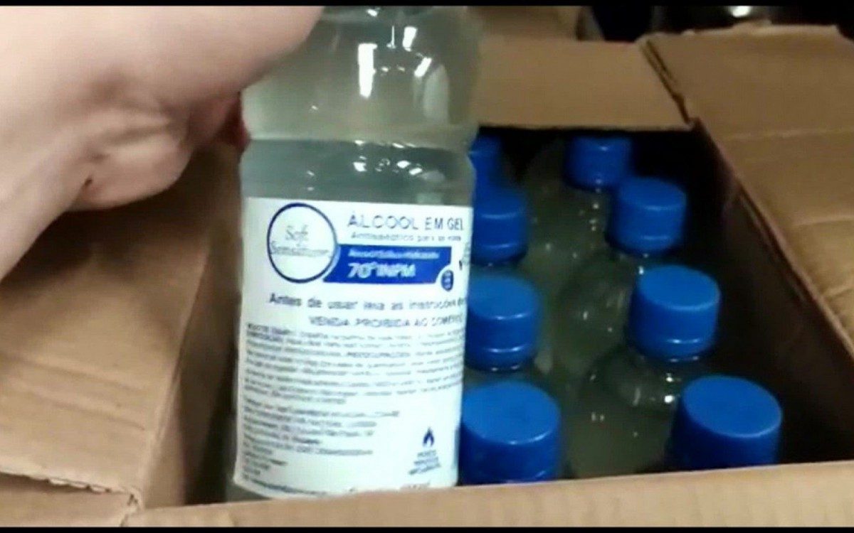 &Aacute;lcool vencido tamb&eacute;m foram encontrados no galp&atilde;o