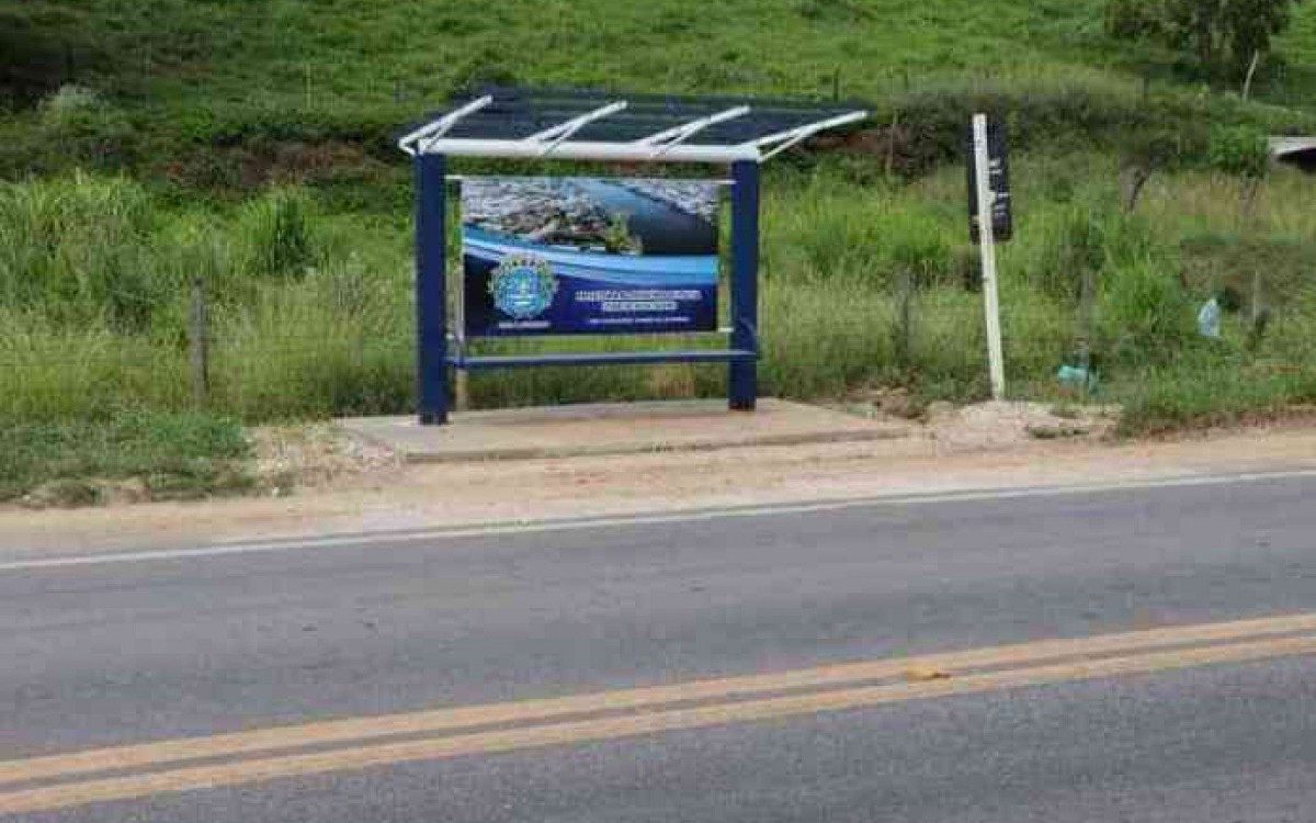 Novos pontos de ônibus foram adquiridos com recursos próprios da Prefeitura. - Foto: divulgação