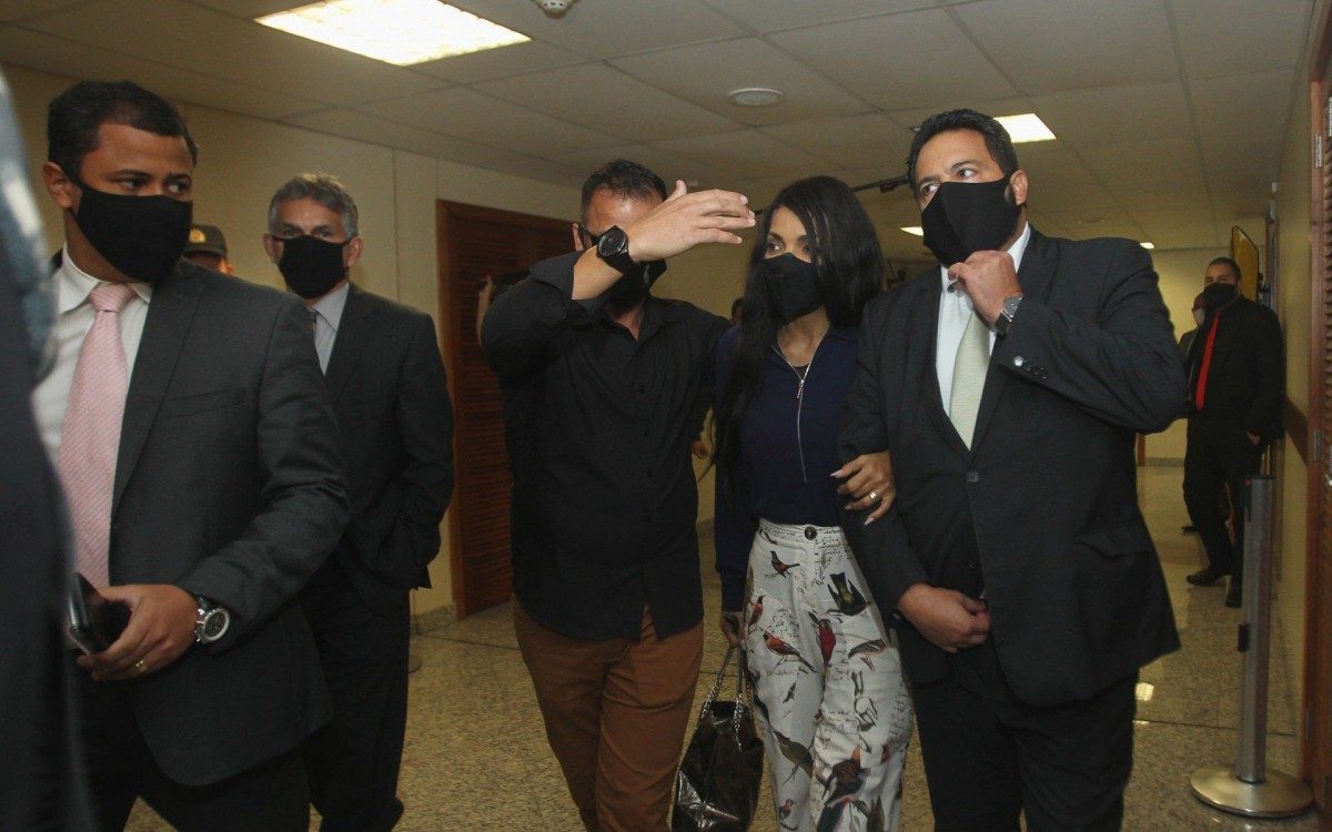 Flordelis durante audi&ecirc;ncia em Niter&oacute;i