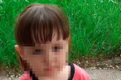 Criança morre 'congelada' na porta de casa e mãe alega sonambulismo