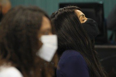 Filha de Flordelis relata que foi queimada pelos irmãos com ferro de passar para corrigir comportamento