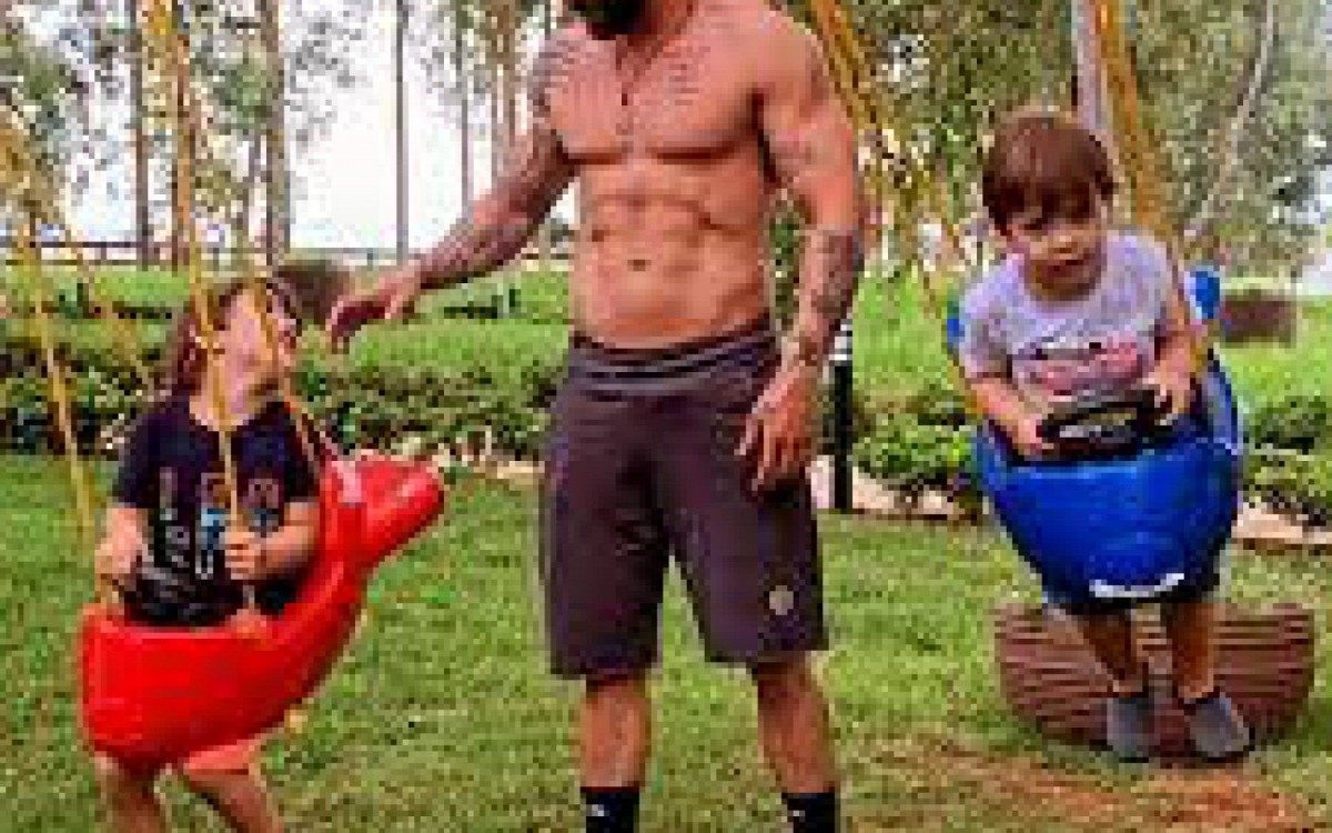 Gusttavo Lima e os filhos