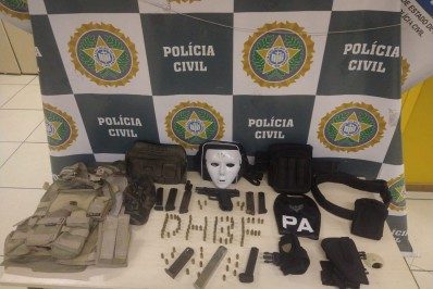 Polícia Civil e PRF prendem três milicianos em Saracuruna, Duque de Caxias
