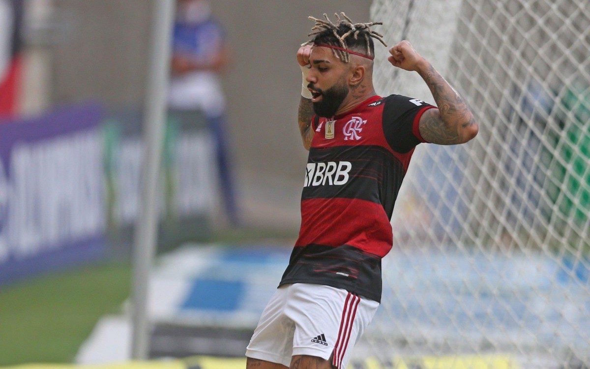 Três jogadores do Flamengo mudarão seus números de camisa para