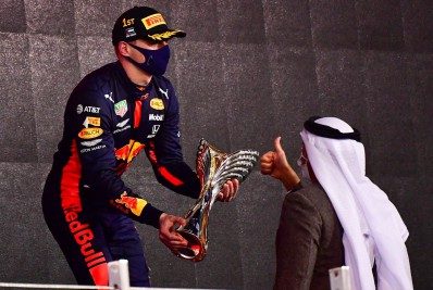 Em Abu Dhabi, Verstappen domina e vence última corrida da temporada; Pietro é 19º