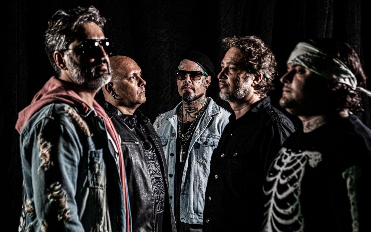 Detonautas Roque Clube e Rapper Gigante No Mic - Ricardo Brunini / Divulgação