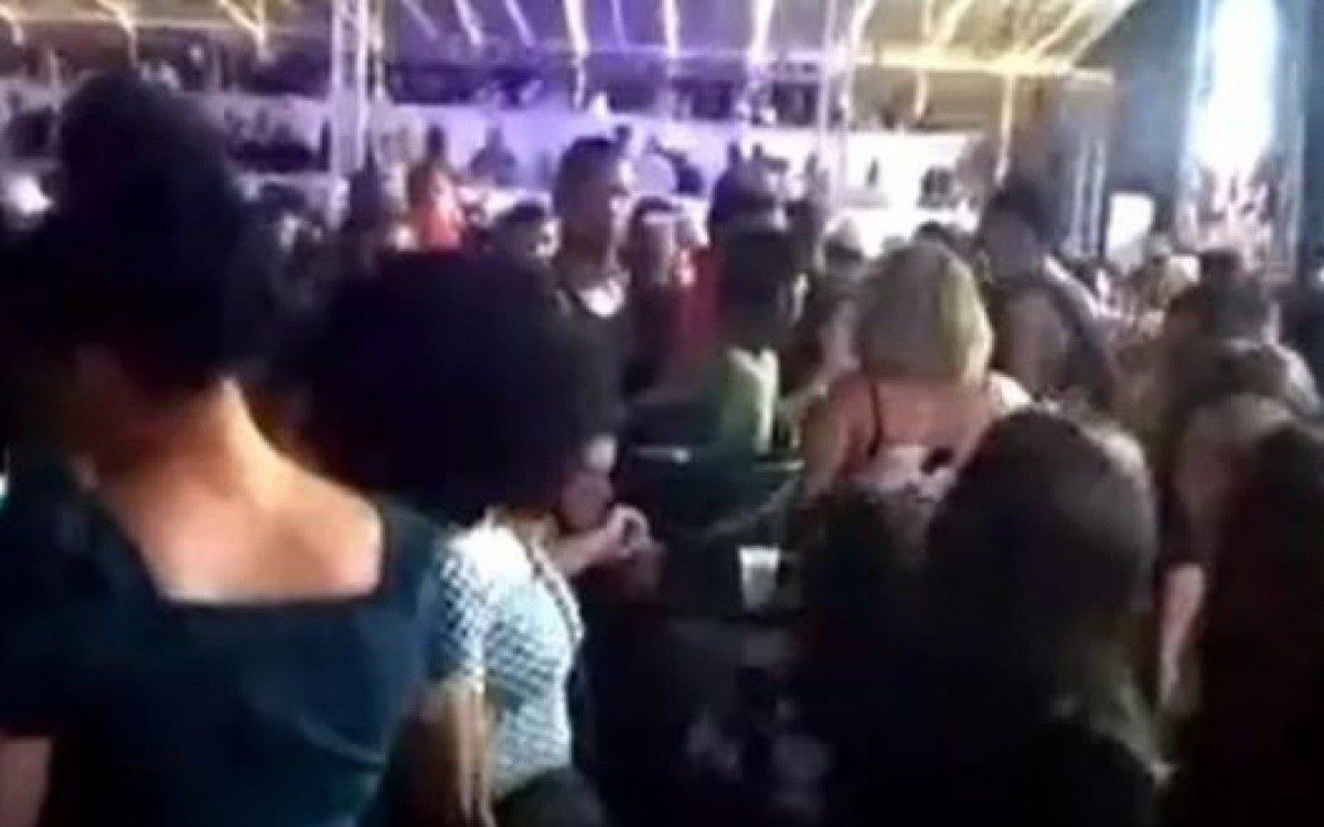 Show do Sorriso Maroto em São Cristóvão teve aglomeração