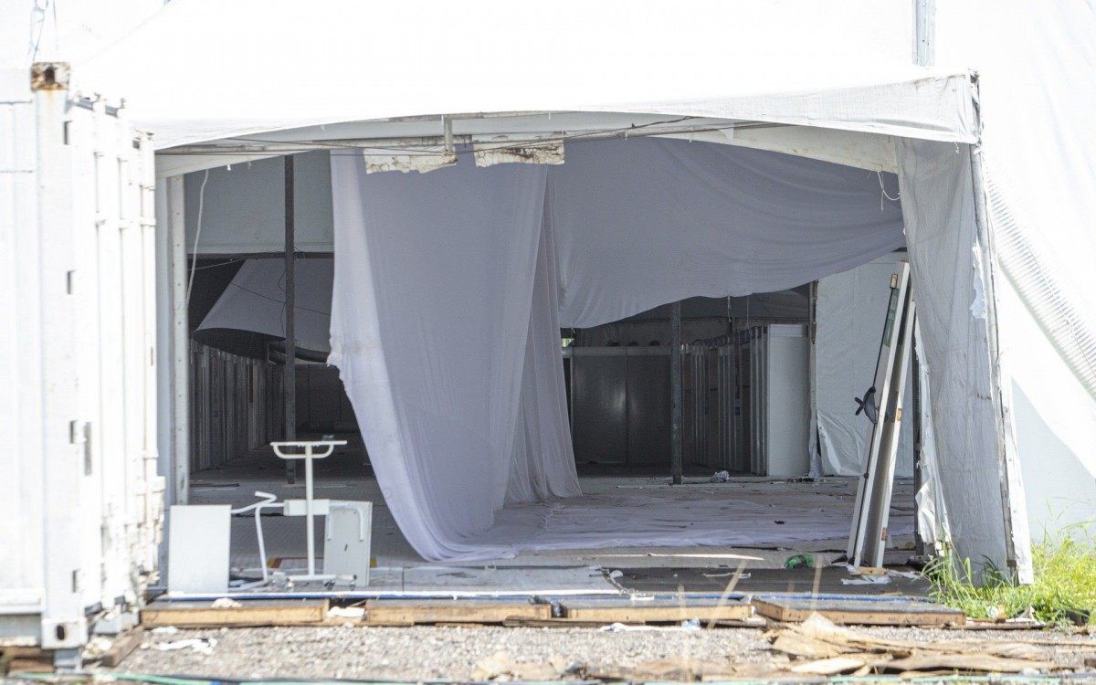 Hospital de Campanha do Complexo do Maracanã fora de funcionamento em plena alta na onda de pessoas infectadas pelo Covid-19 no Rio de Janeiro.