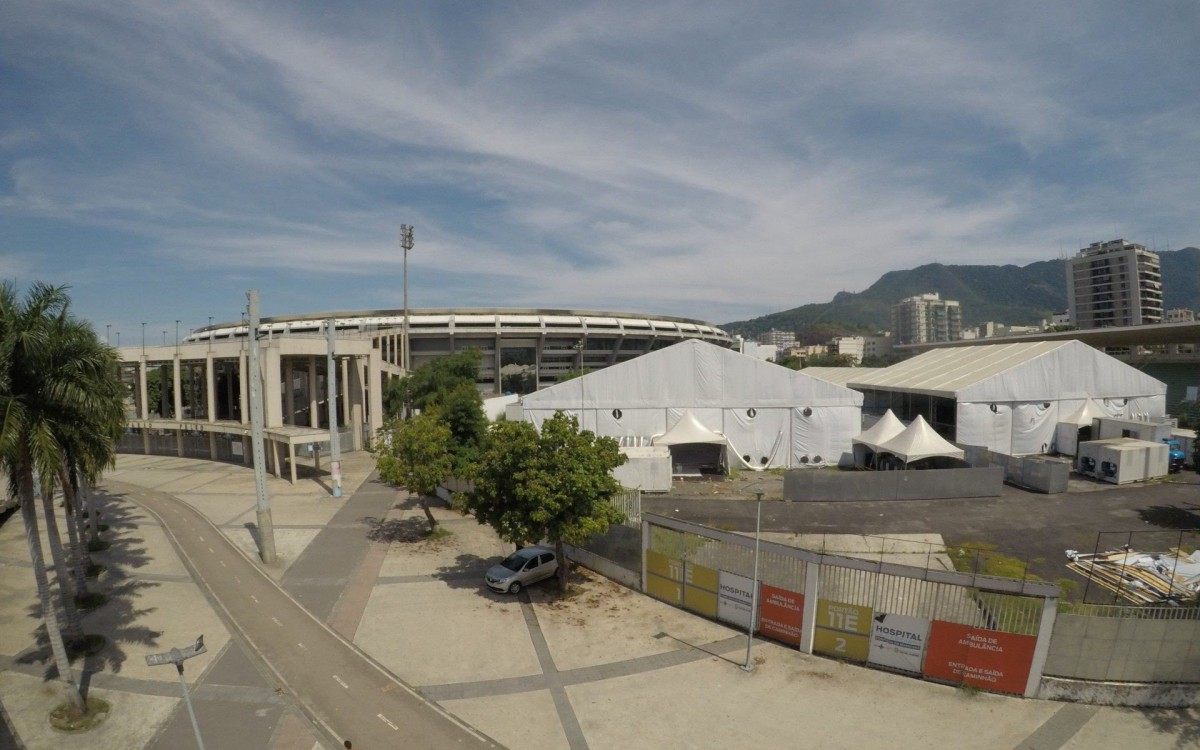 Hospital de Campanha do Complexo do Maracanã fora de funcionamento em plena alta na onda de pessoas infectadas pelo Covid-19 no Rio de Janeiro.