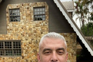 'Velhinho aqui está fraquinho', diz marido de Ana Hickmann sobre tratamente do câncer no pescoço