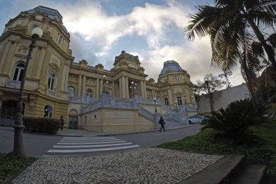 Servidores públicos passam a contar com cartão de benefício consignado