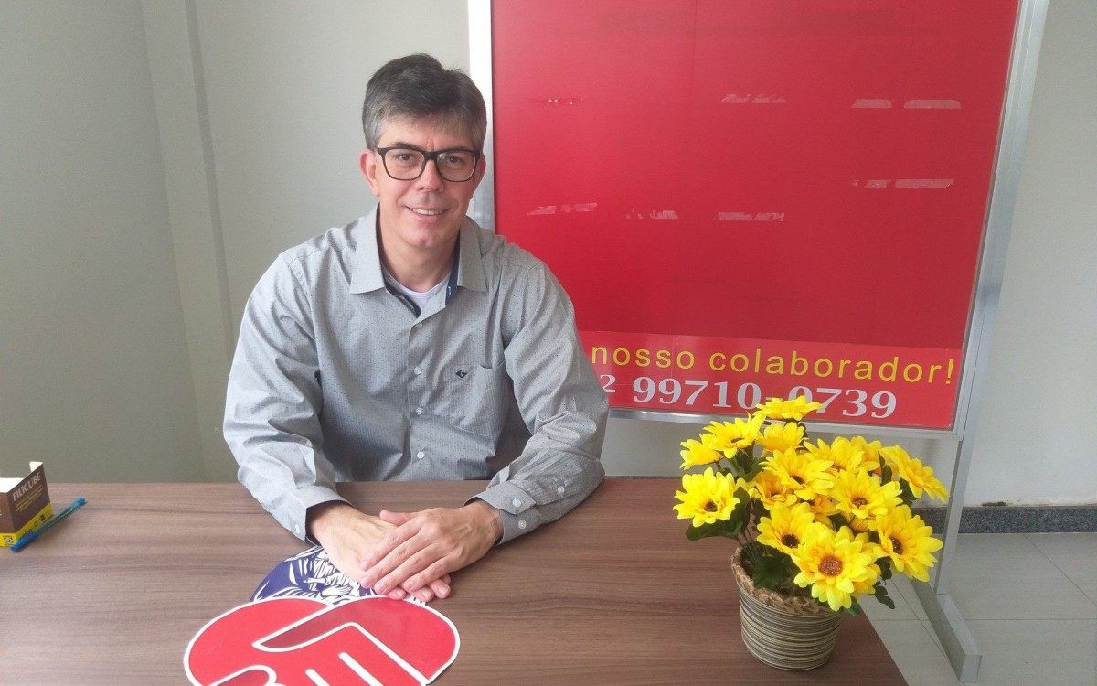 Padre João Genes Rodrigues de Andrade é o presidente da Associação Padre Humberto Lindelauf, no bairro Boa Fortuna, em Itaperuna; ele é o pároco da igreja Sagrado Coração de Jesus que é uma das parceiras da referida Associação. 