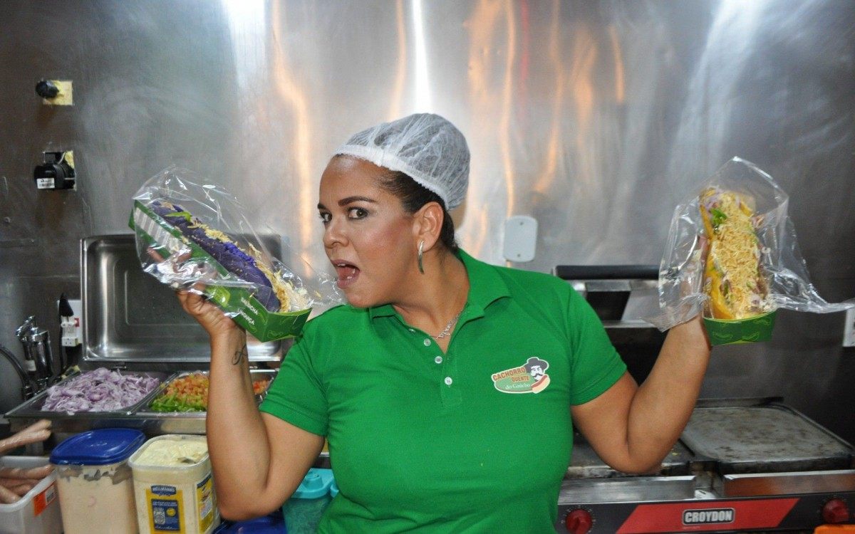 Elaine Cristina é quem comanda o negócio