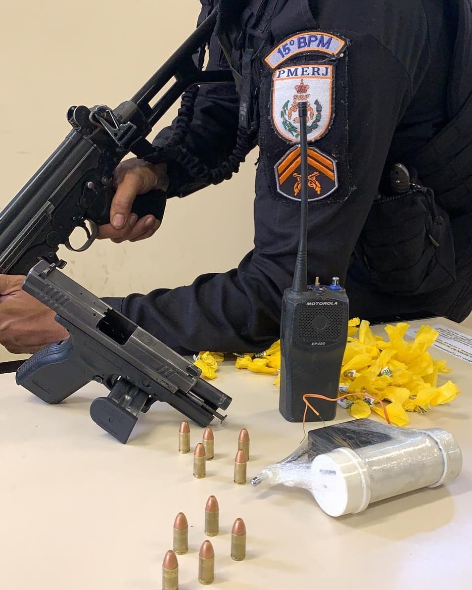 Homem é preso por porte ilegal de arma em Duque de Caxias - Reprodução 