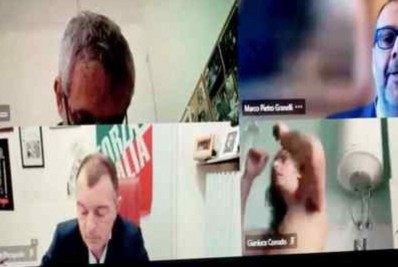 Vereador aparece pelado tomando banho durante sessão virtual da Câmara