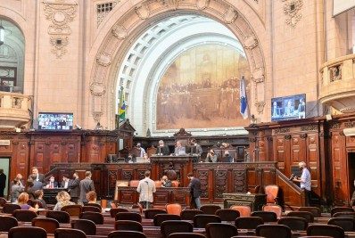 Orçamento do Estado do Rio para 2021 abre caminho para reajuste a servidores