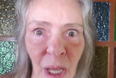 'A solução é masturbação', aconselha Angela Ro Ro para quem está solteira