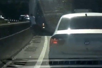 Vídeo: Tentativa de roubo volta a assustar motoristas na Rodovia Washington Luiz