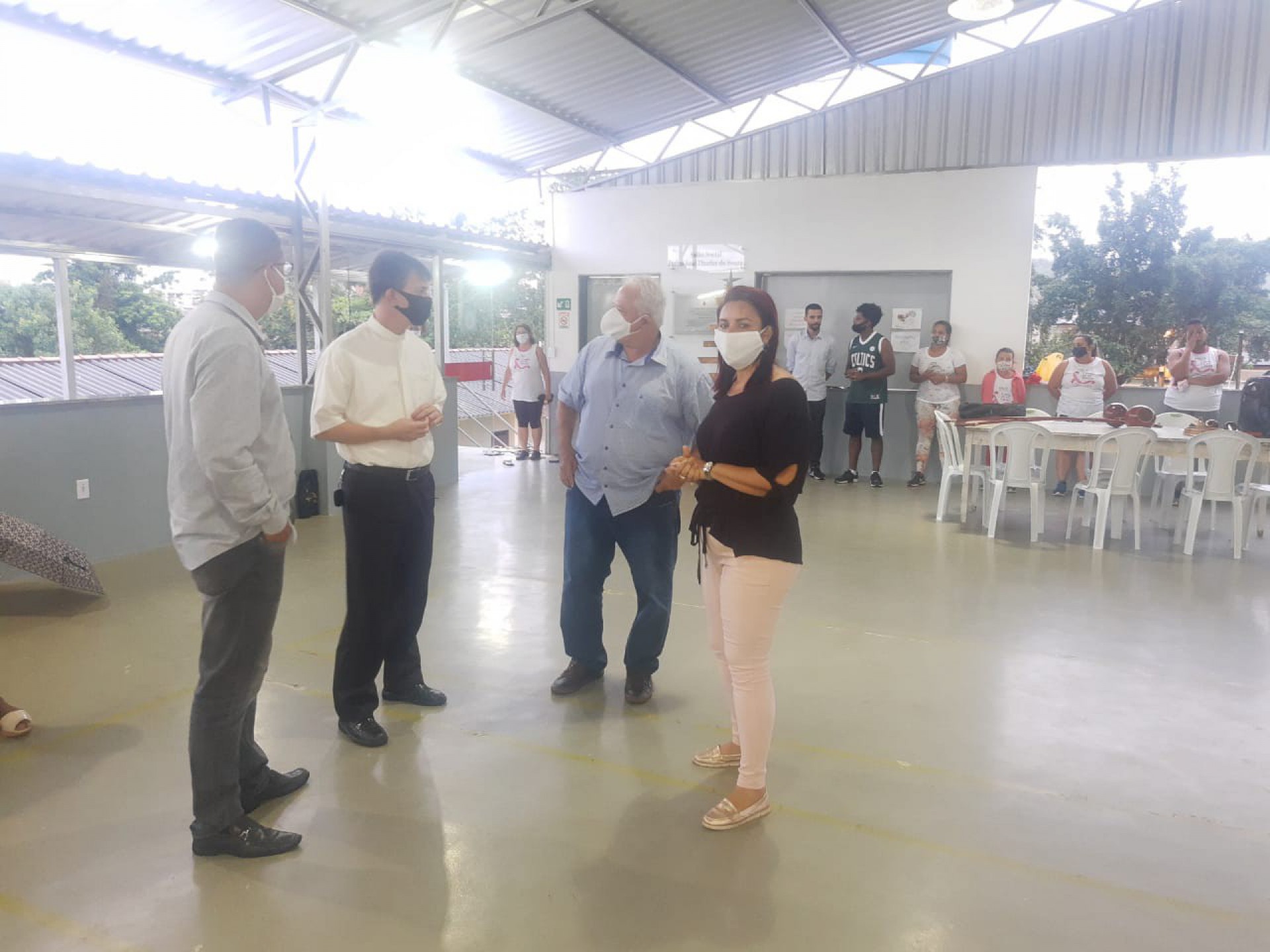 Prefeito eleito visitando as estruturas do imóvel junto com o padre João Genes, Dr. Thiago Lopes e Luciana Moreira. - Lili Bustilho