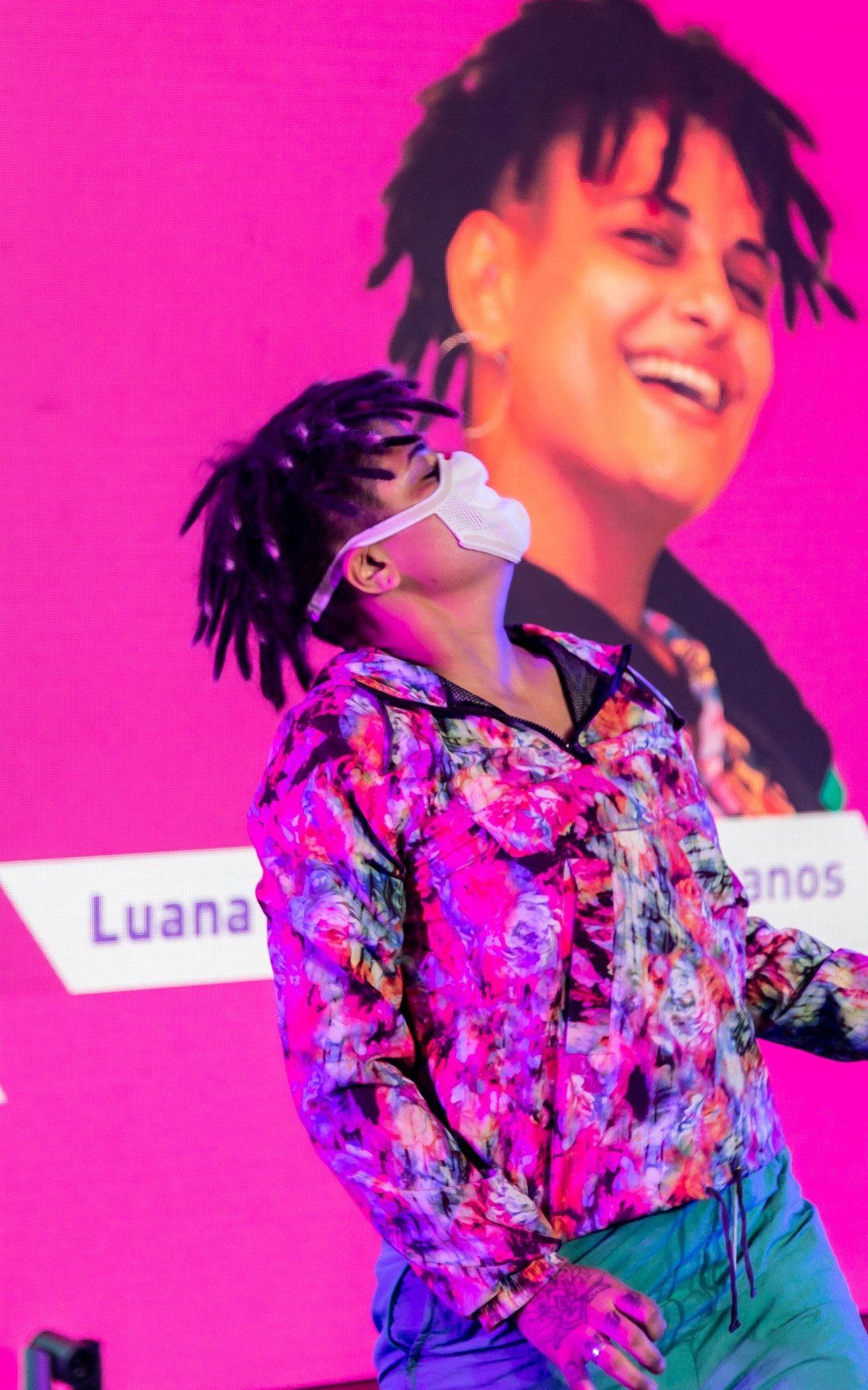 Luana Luara é moradora do Morro da Caixa D'Água