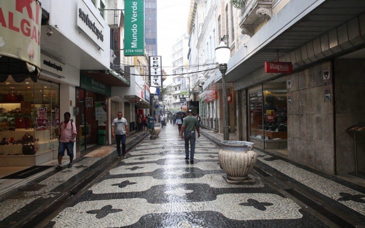 Os descontos de juros e multas v&atilde;o variar de 30% a 90% do valor devido, de acordo com o prazo de parcelamento escolhido &ndash; &agrave; vista ou em at&eacute; 60 parcelas mensais - CDL/Divulga&ccedil;&atilde;o. 