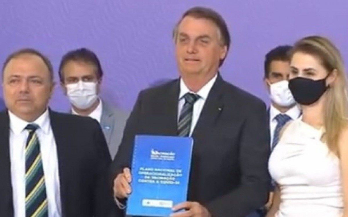 Ministro Eduardo Pazuello e presidente Jair Bolsonaro apresentam plano nacional de vacinação - Reprodução/Ministério da Saúde