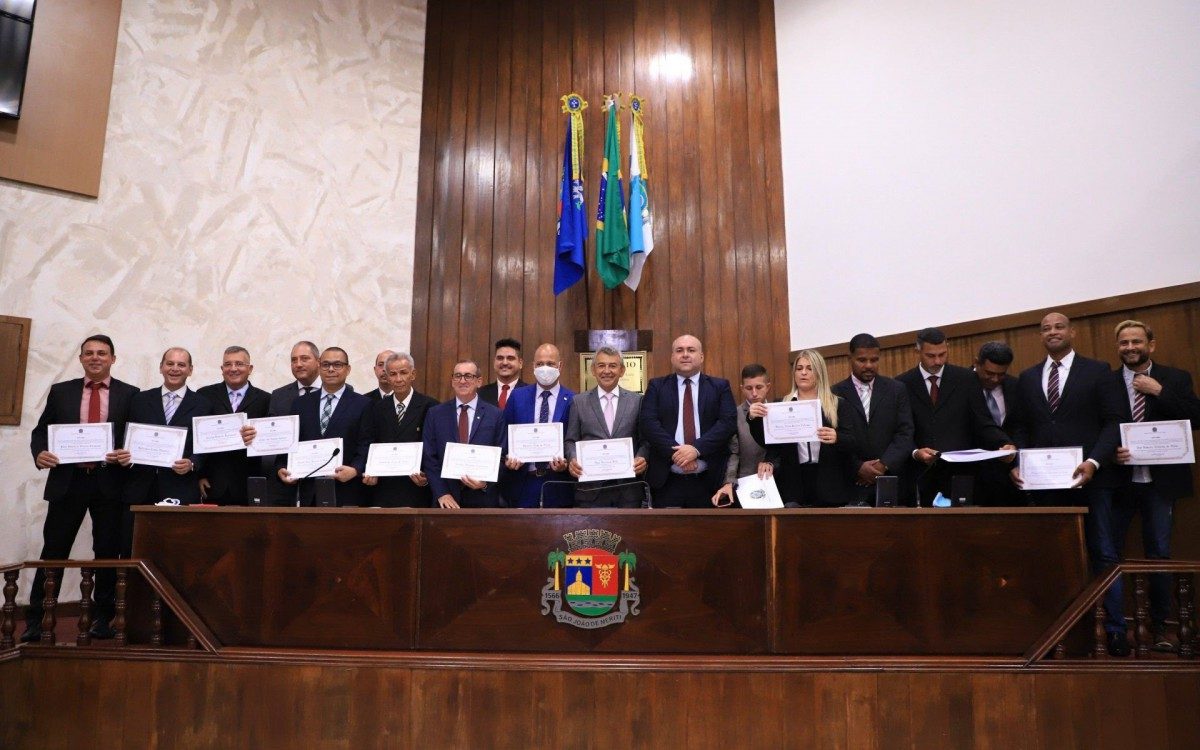 Diplomação dos 21 vereadores eleitos para o Legislativo em São João de Meriti