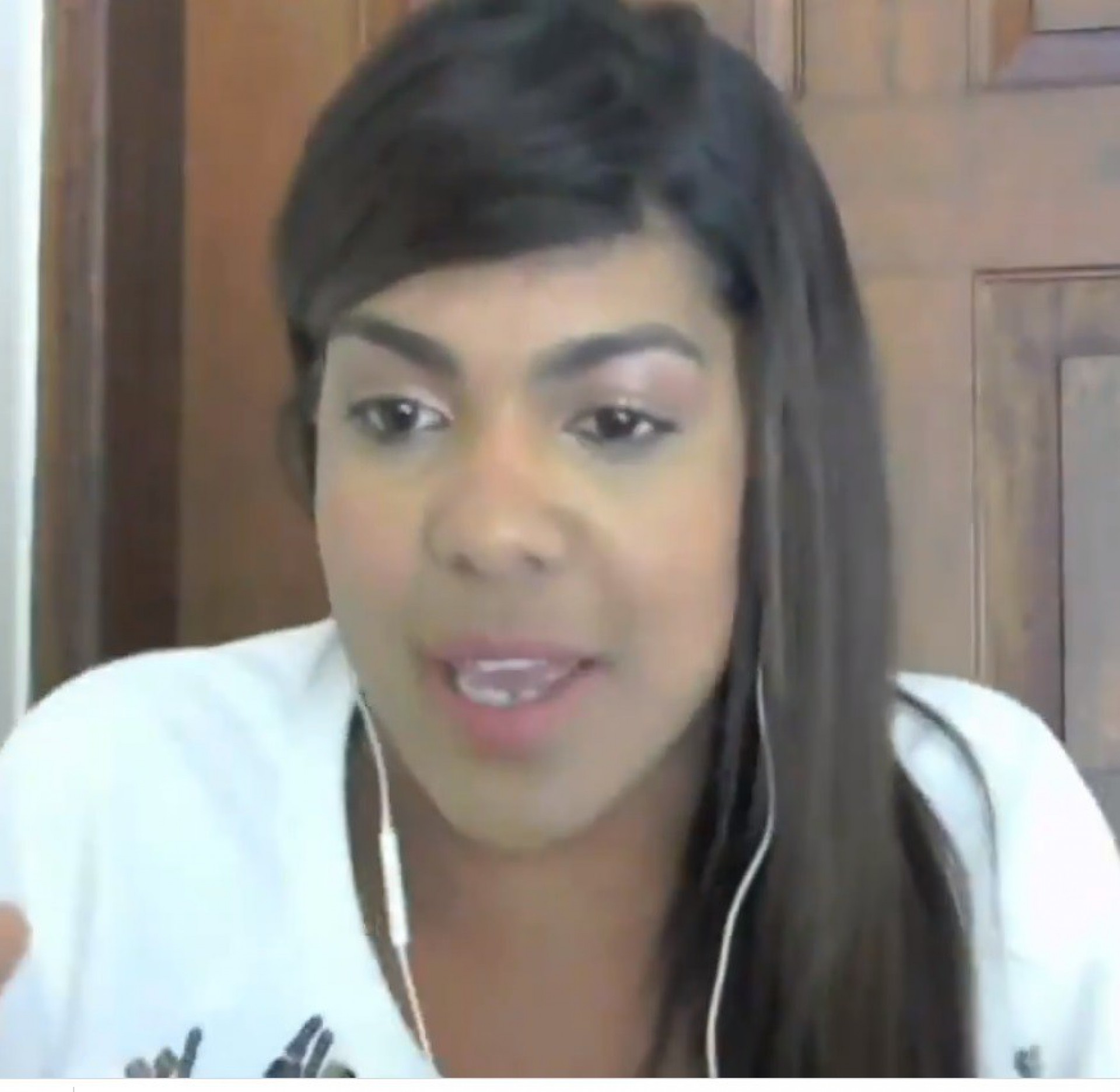 Tays Reis - Reprodução de vídeo