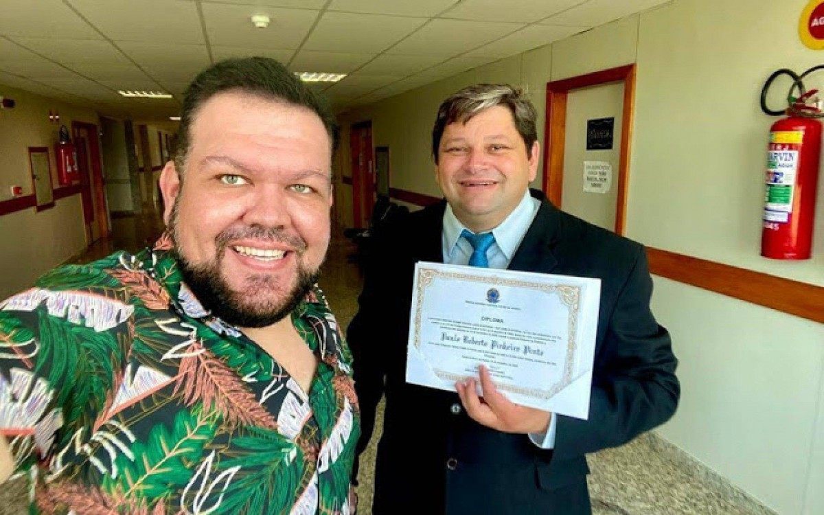 Diplomação do prefeito de Santo Antônio de Pádua, Paulinho da Refrigeração,  vice-prefeito, Jadir Junior. - Foto: Jornal Tempo News
