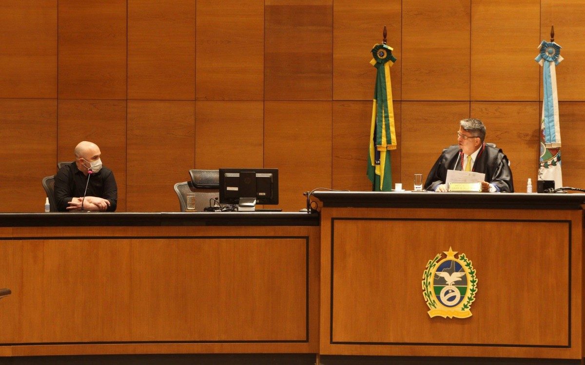 Tribunal Especial Mista julga processo de impeachment do governador afastado Wilson Witzel. Na foto, de camisa preta, o ex secretário de saúde do estado, Gabriell Neves. - Estefan Radovicz / Agencia O Dia