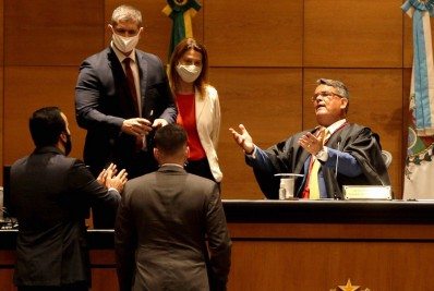 Pastor Everaldo fica em silêncio em depoimento no Tribunal que julga impeachment de Witzel