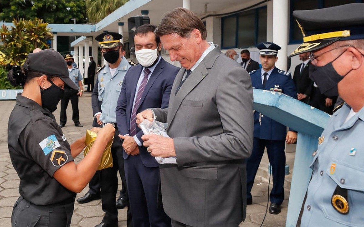 Bolsonaro participou da formatura de novos soldados da PMRJ