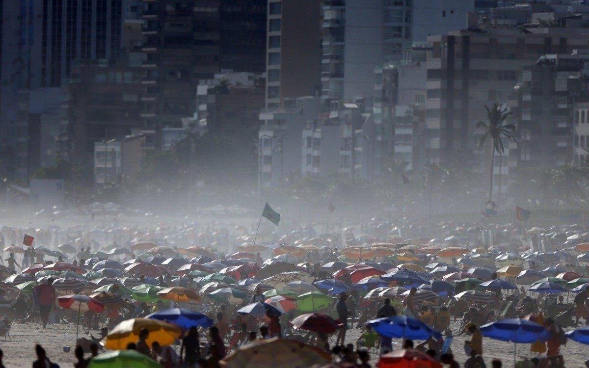 Ver&atilde;o do Covid 2020. Movimenta&ccedil;&atilde;o na orla da zona sul carioca.