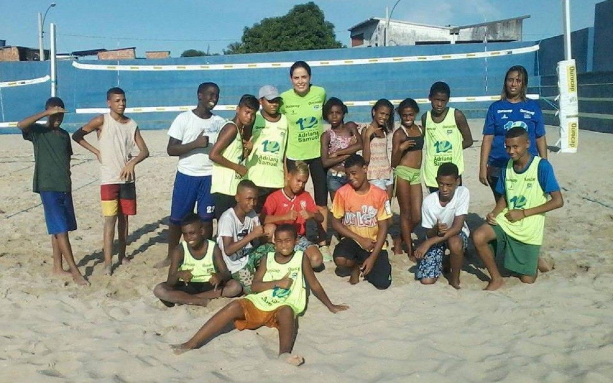 Marllon na Escola de Volêi Adriana Samuel