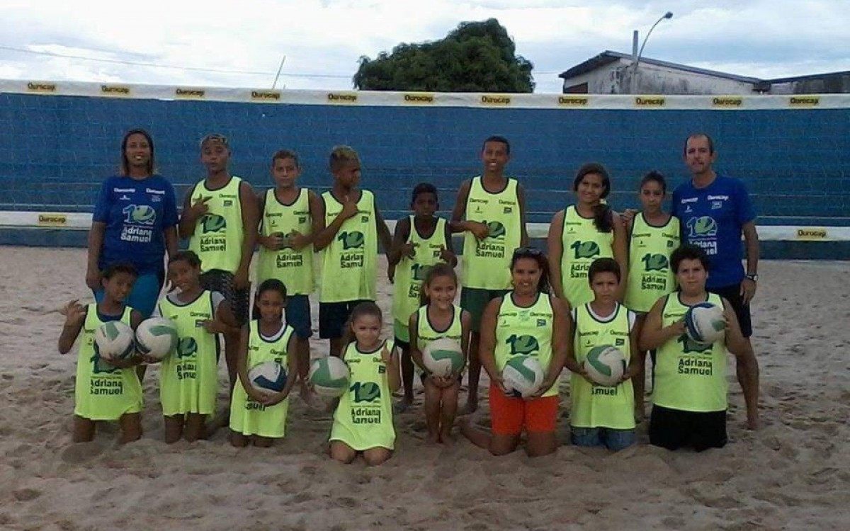 Marllon na Escola de Volêi Adriana Samuel