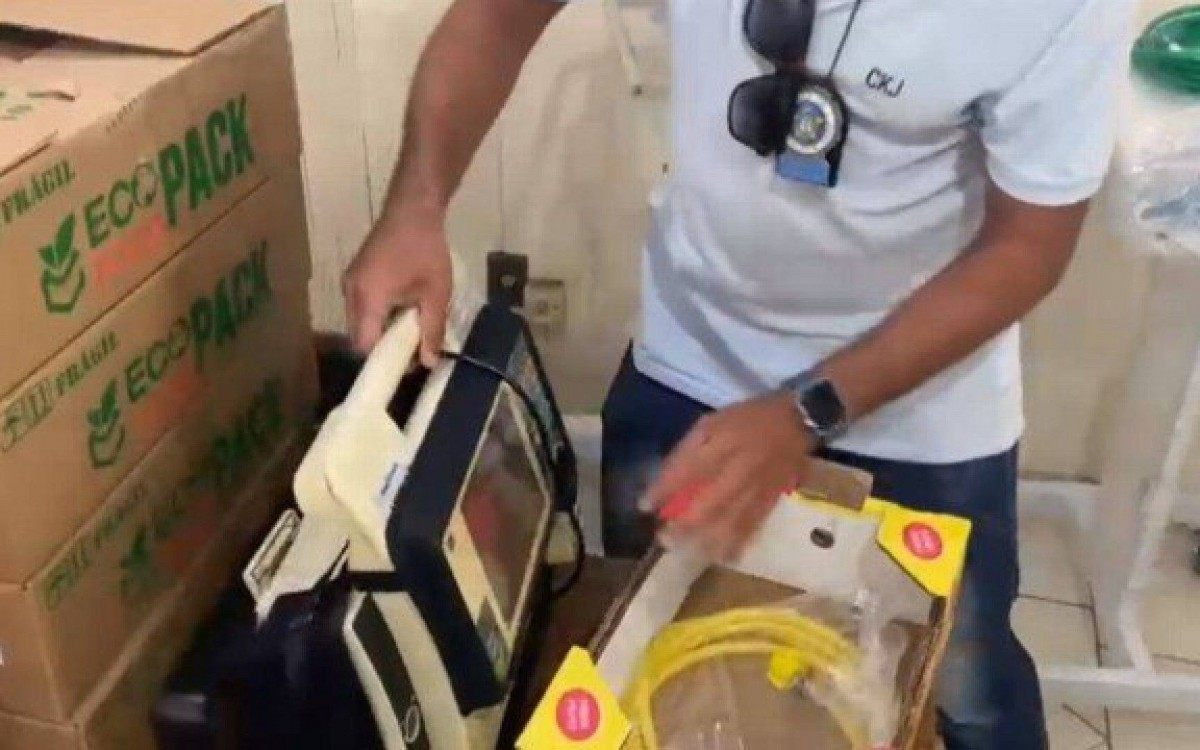 Aparelho seria vendido por R$25 mil na internet - Polícia Civil / Divulgação 