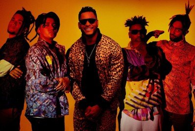 Já é verão? Parangolé e Àttooxxá lançam hit 'Molhadinha'. Confira!