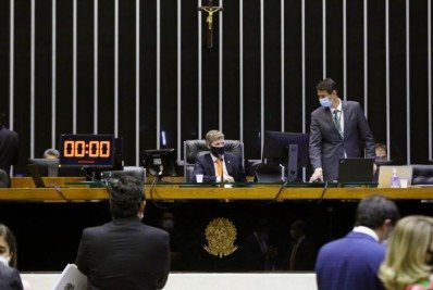 Câmara aprova MP para Anvisa autorizar em 5 dias vacinas registradas no exterior