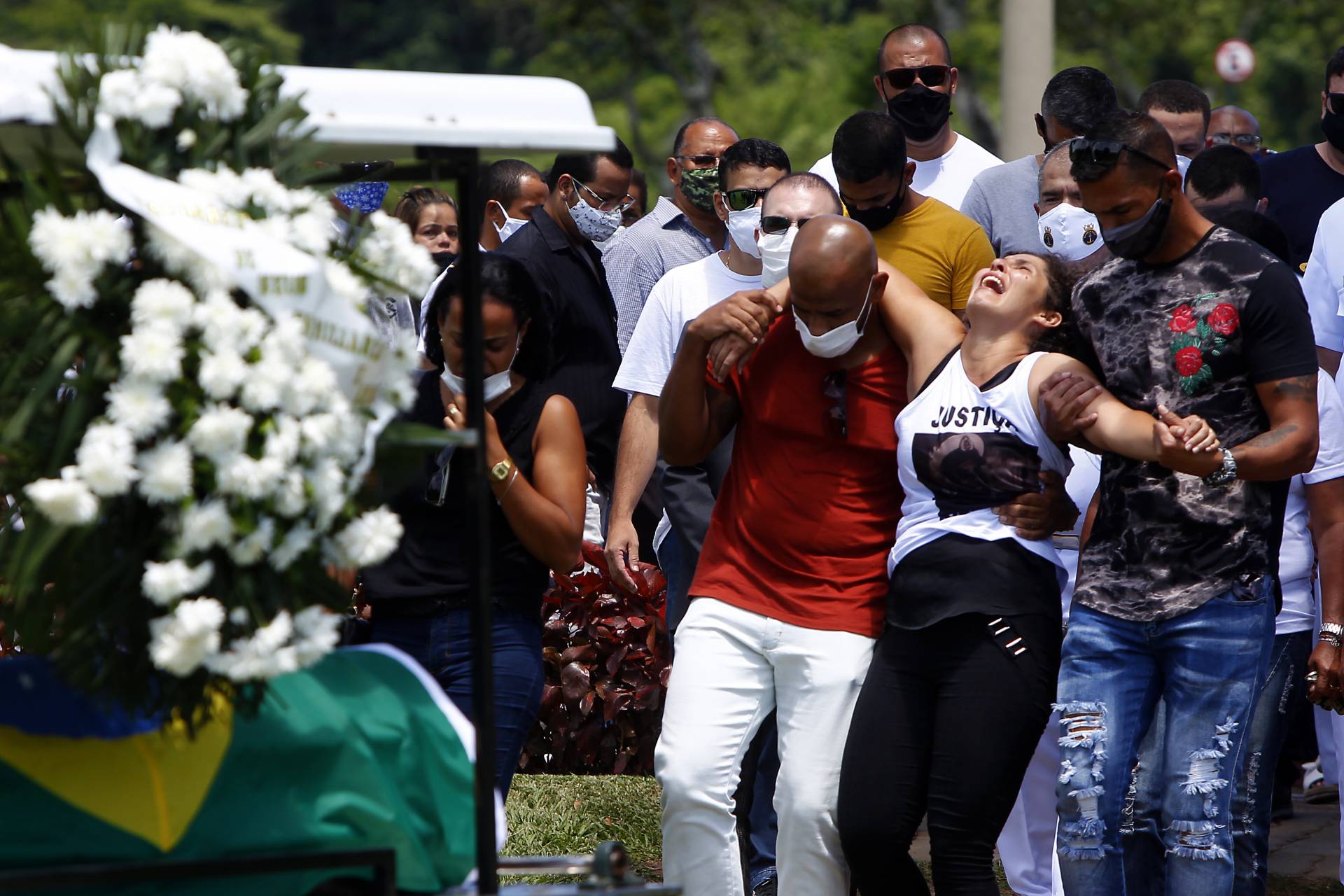 Corpo de sargento morto em acidente é enterrado em Paciência