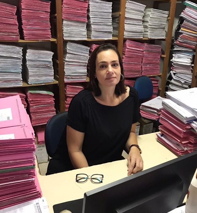 Paula Salles é servidora pública municipal e graduada em Direito pela Faculdade de Direito de Campos.
