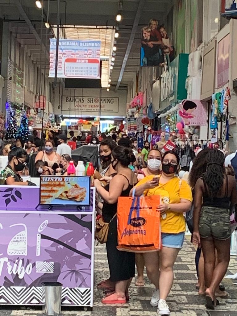 Barcas Shopping, no Centro, lotado - Imagem Internet