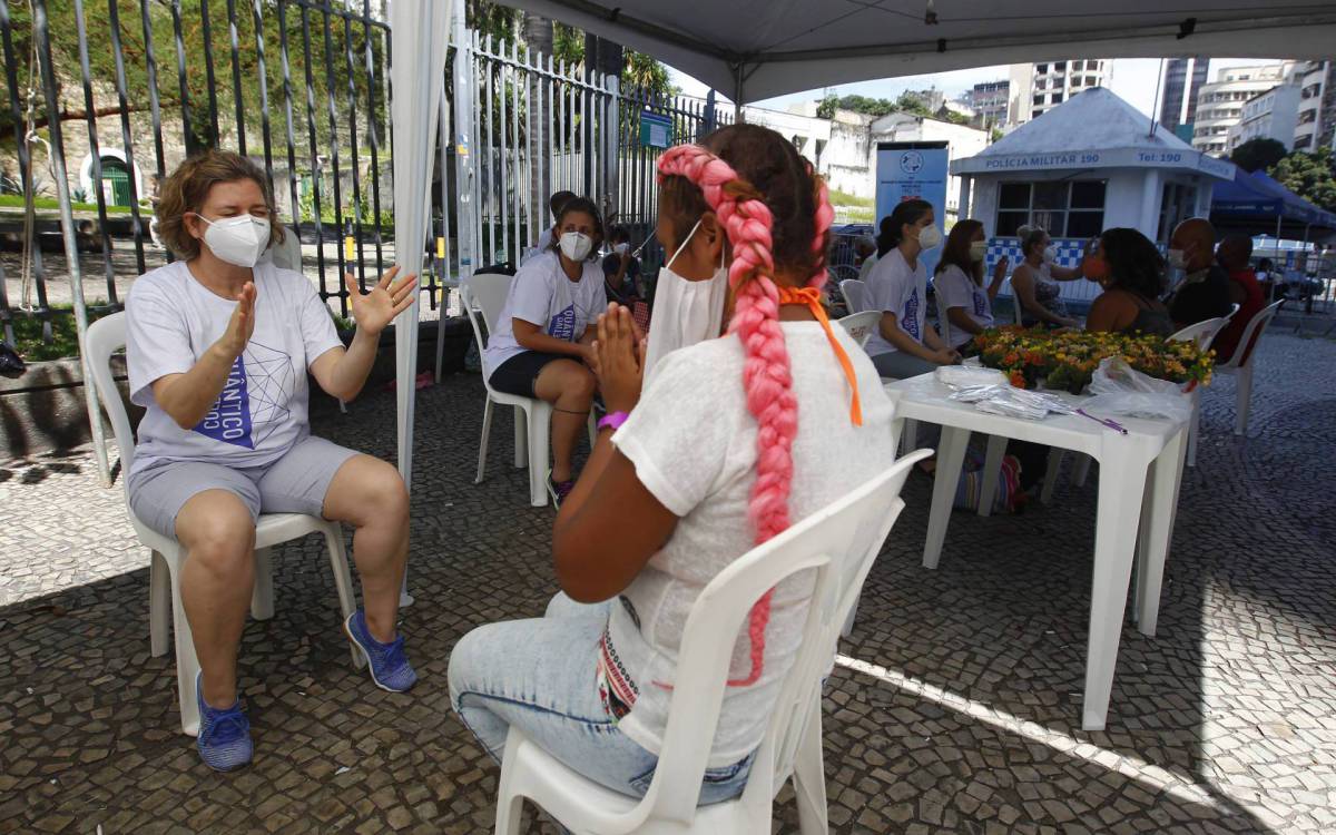 Rio de Janeiro 20/12/2020 - Natal na rua, o ex morador de rua Leo provome o Natal para moradores de rua. Foto: Luciano Belford/Agencia O DIa