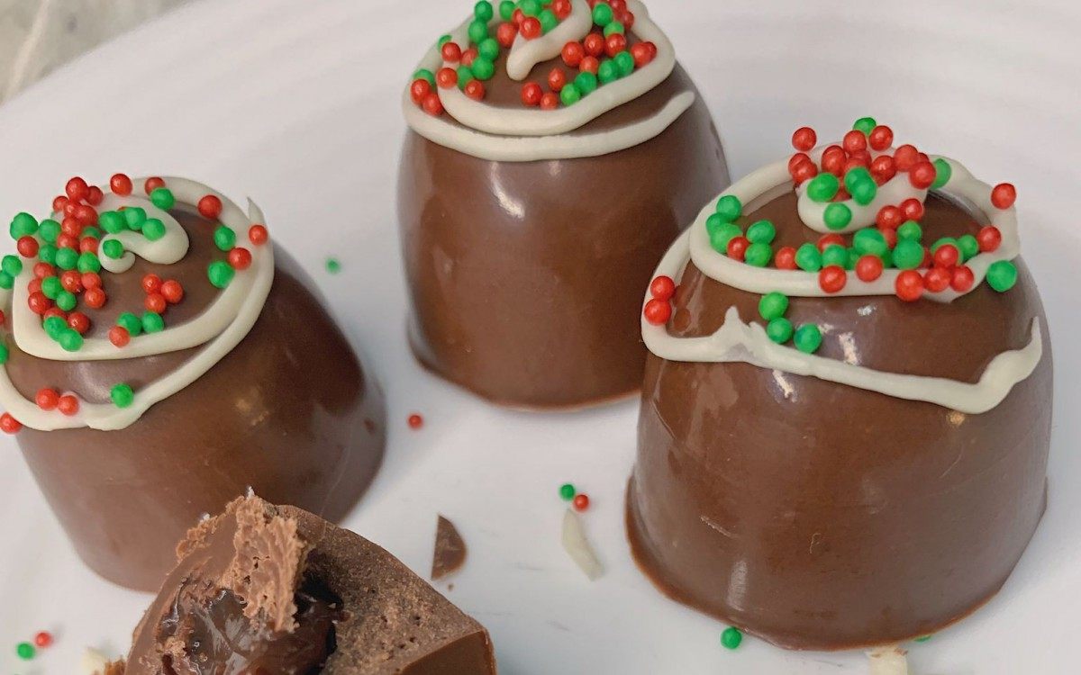 Fábrica de Bolo Vó Alzira - O Bolo de Natal da Vó Alzira é feito com as  tradicionais frutas cristalizadas, que não podem faltar na sua ceia de  Natal. Ele é produzido