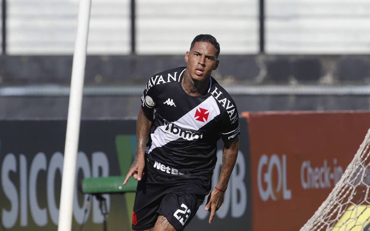 Carlinhos em a&ccedil;&atilde;o pelo Vasco
