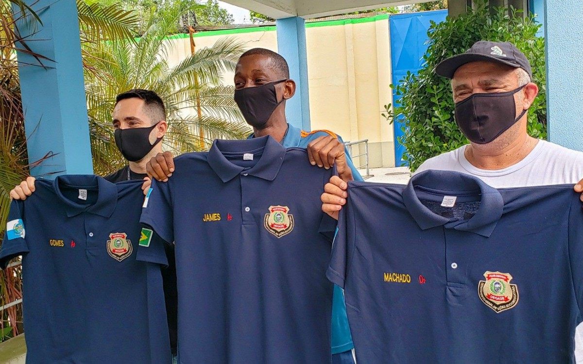 Servidores do Degase já estão recebendo os novos uniformes