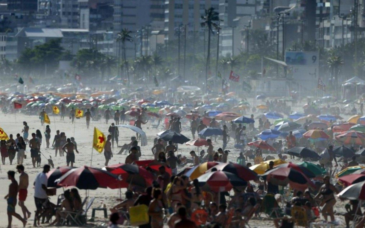Praia do Rio lotada